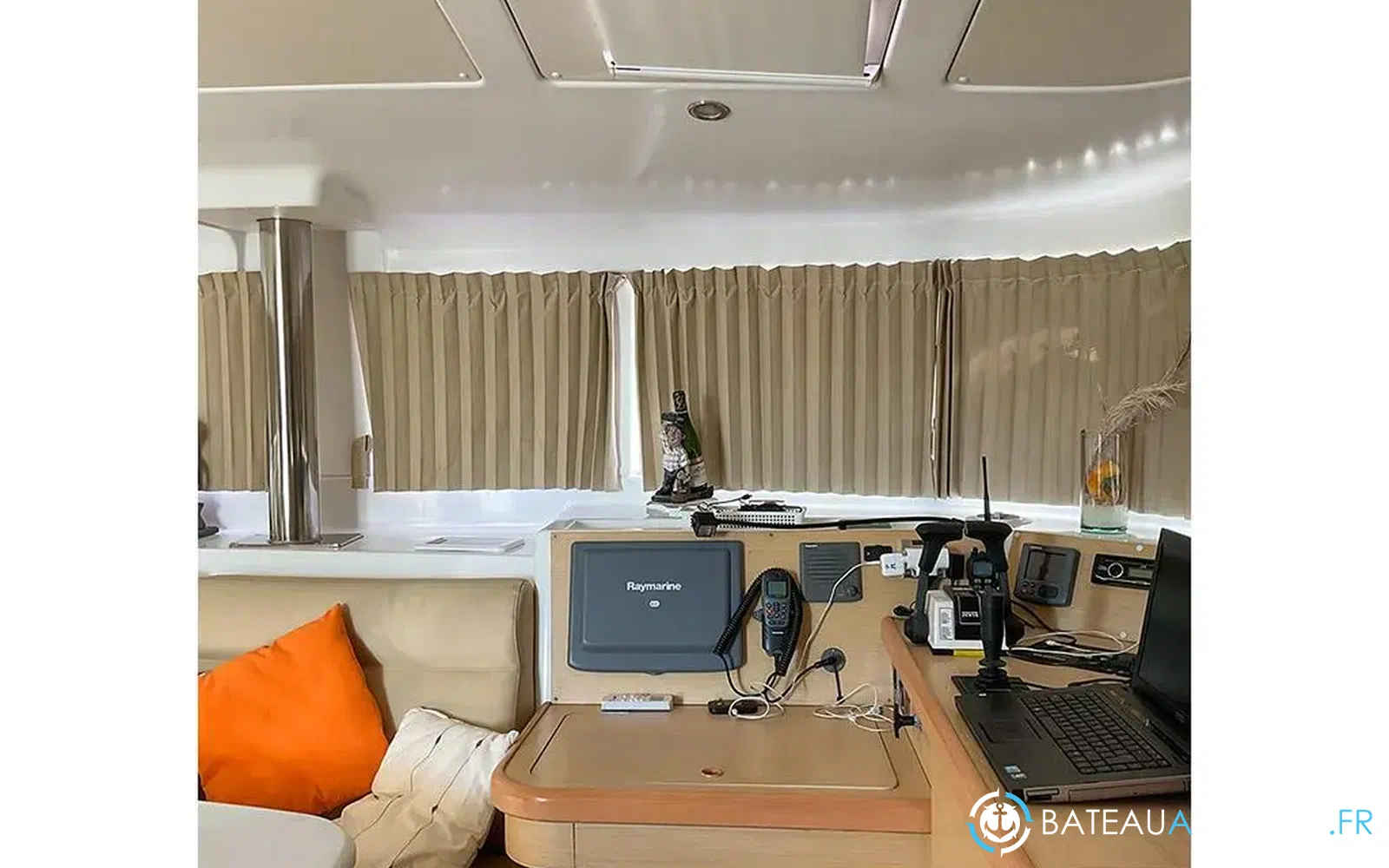 slider 21 Lagoon 440
