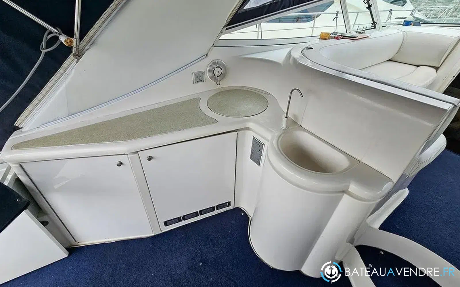 slider 11 Cruisers Yachts 4270 Esprit