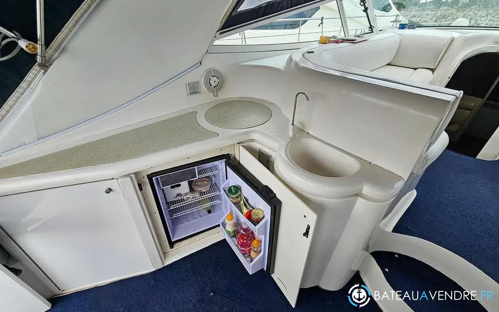 slider 12 Cruisers Yachts 4270 Esprit