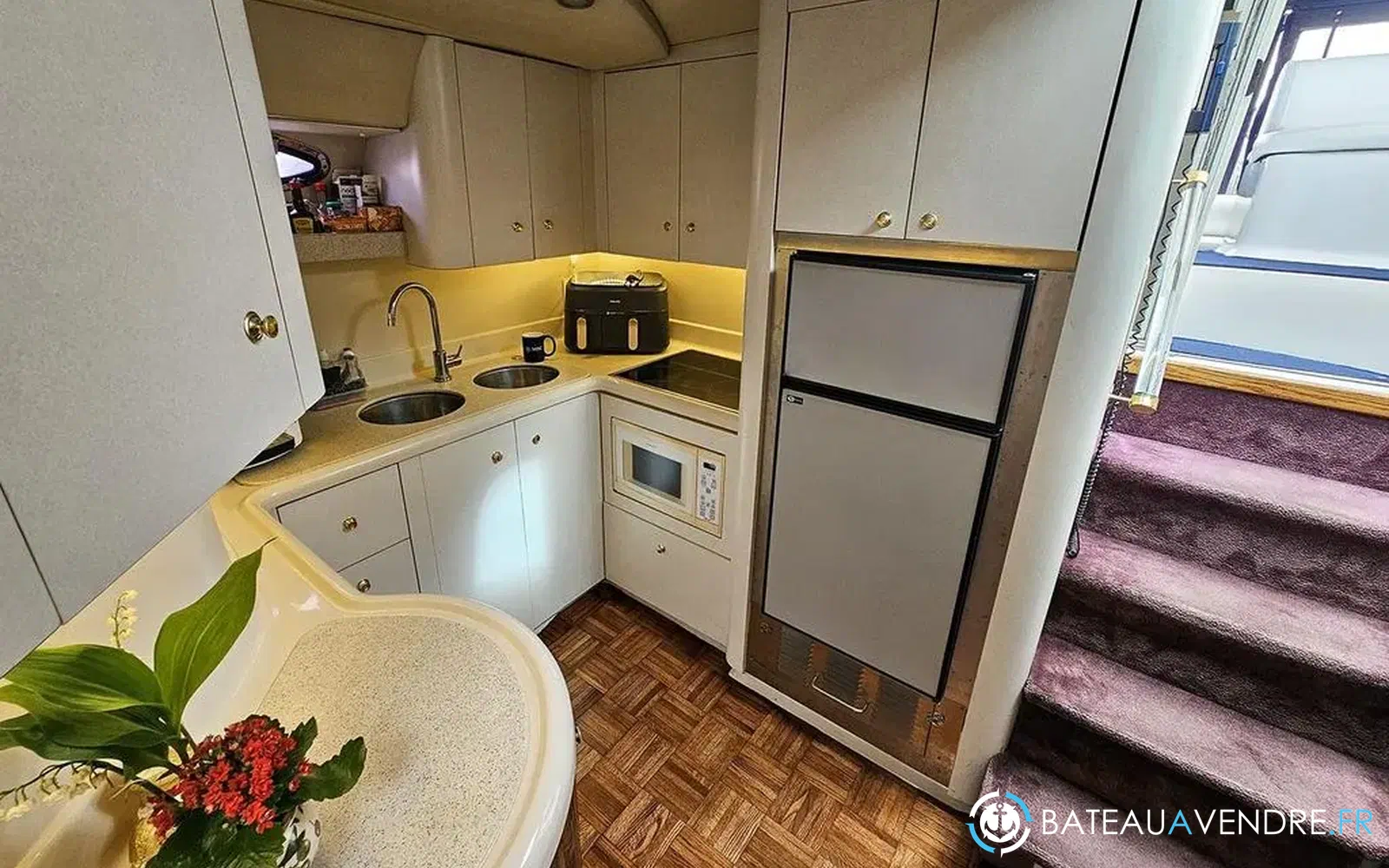 slider 17 Cruisers Yachts 4270 Esprit