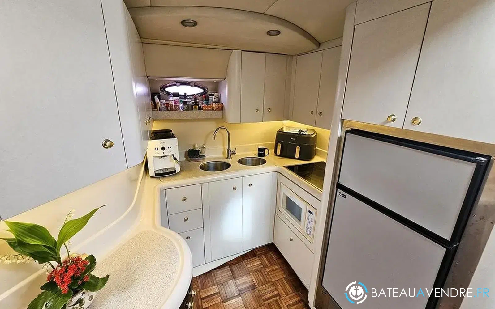 slider 18 Cruisers Yachts 4270 Esprit