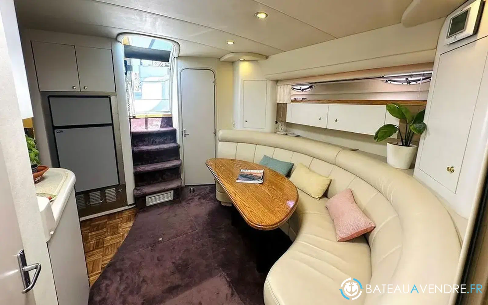 slider 20 Cruisers Yachts 4270 Esprit