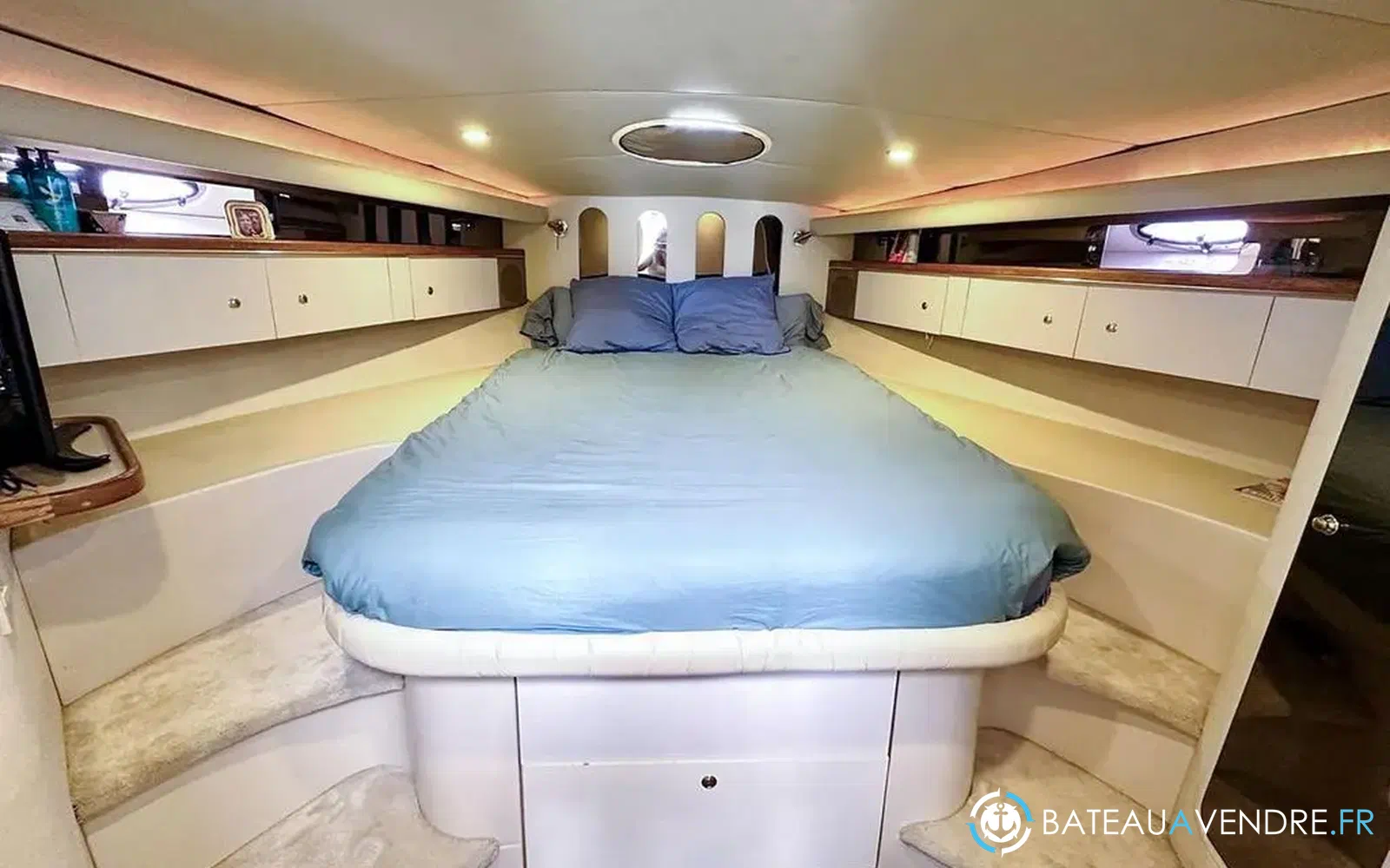 slider 21 Cruisers Yachts 4270 Esprit