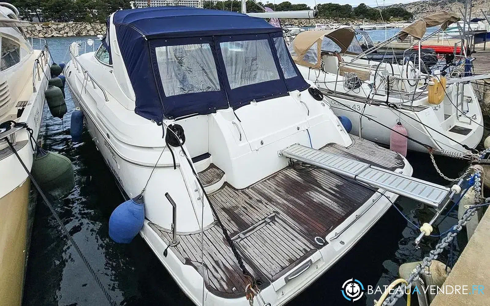 slider 2 Cruisers Yachts 4270 Esprit