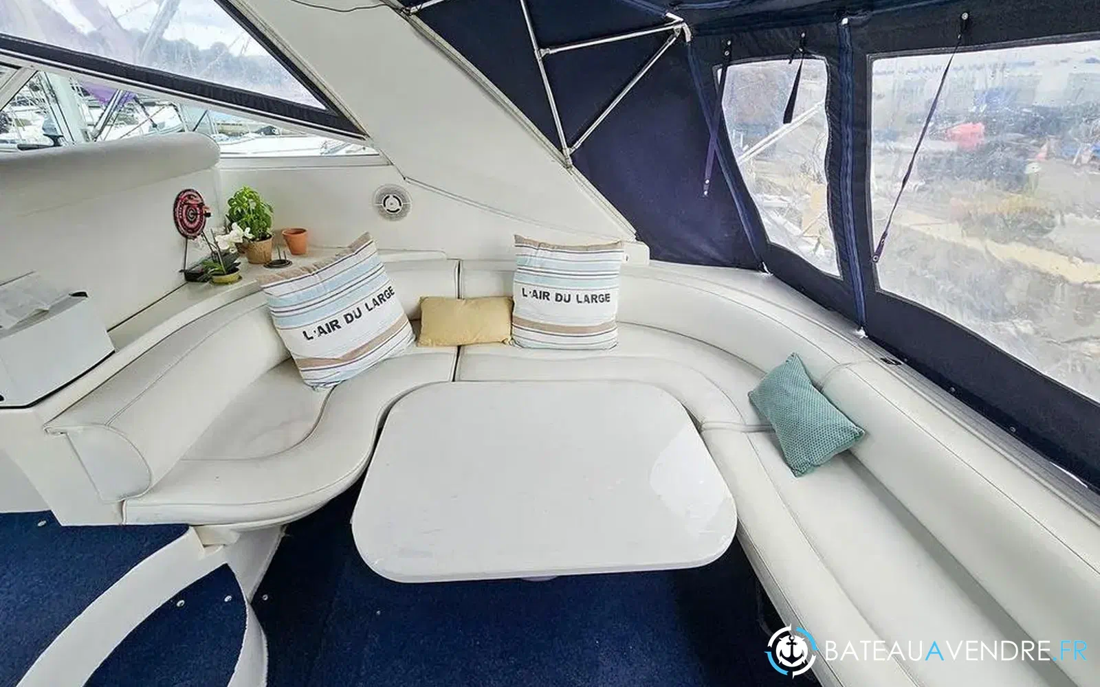 slider 8 Cruisers Yachts 4270 Esprit