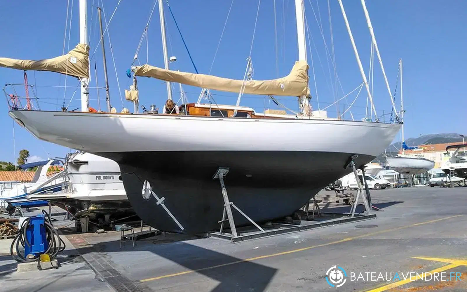 slider 12 Berthon Yachts Classique Plan Holman