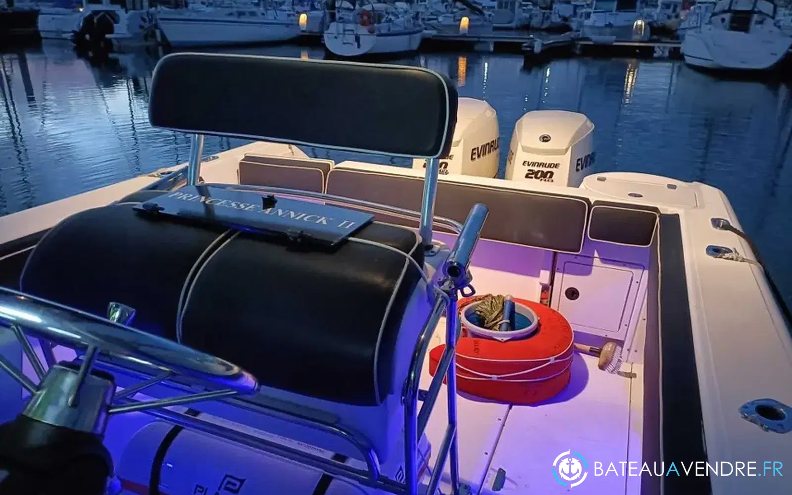 slider 11 Boston Whaler 26 Outrage