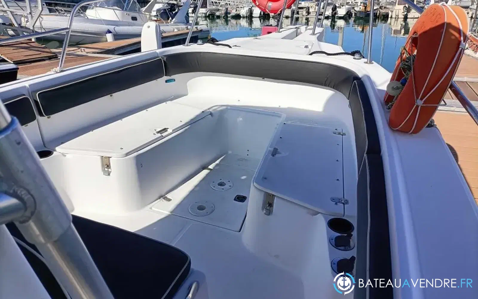 slider 17 Boston Whaler 26 Outrage