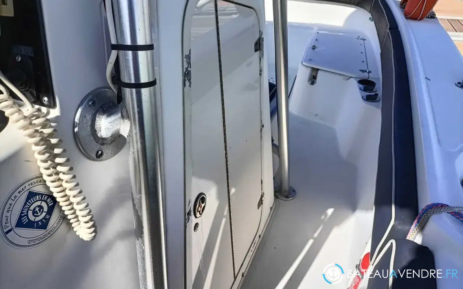 slider 18 Boston Whaler 26 Outrage