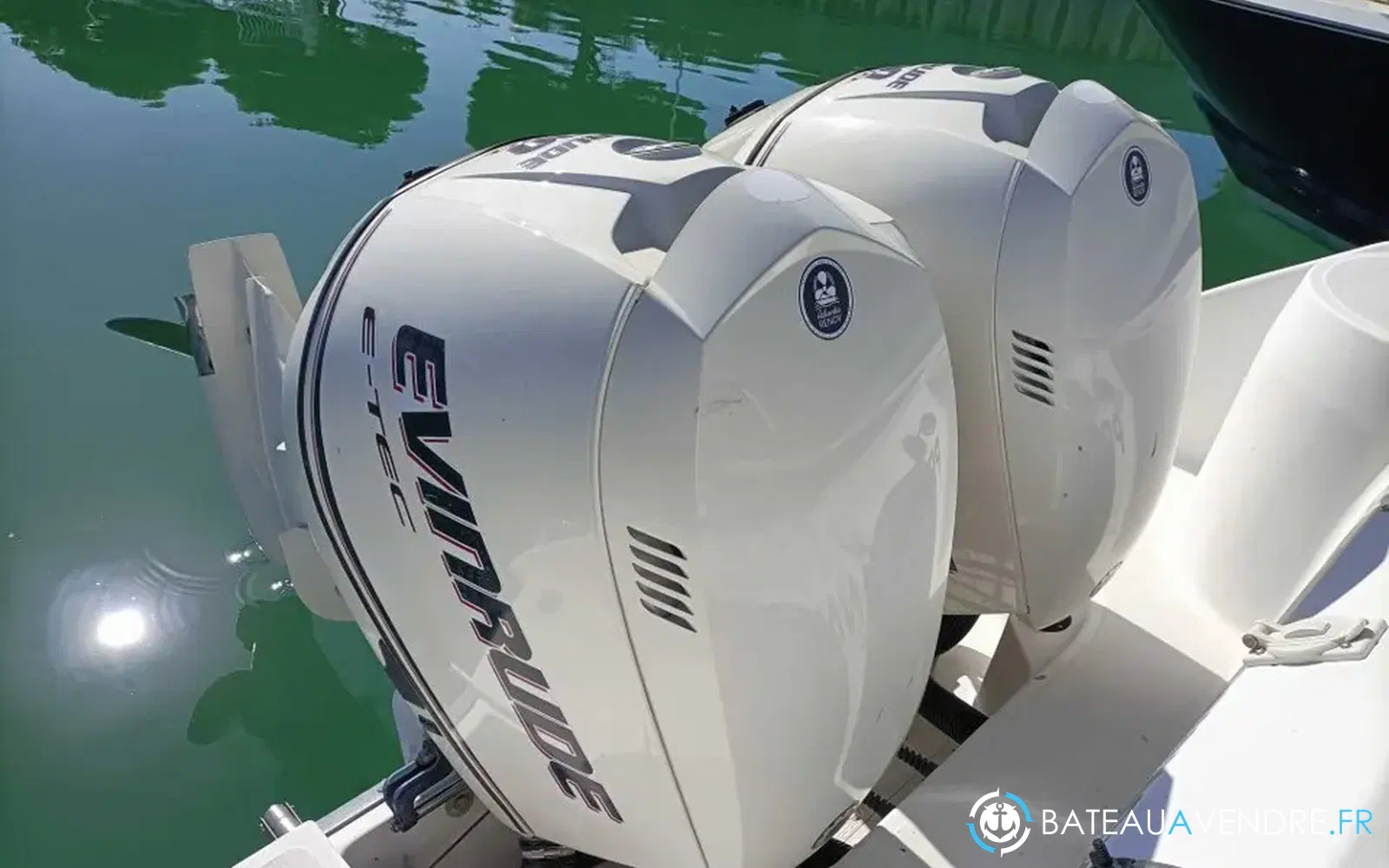 slider 19 Boston Whaler 26 Outrage