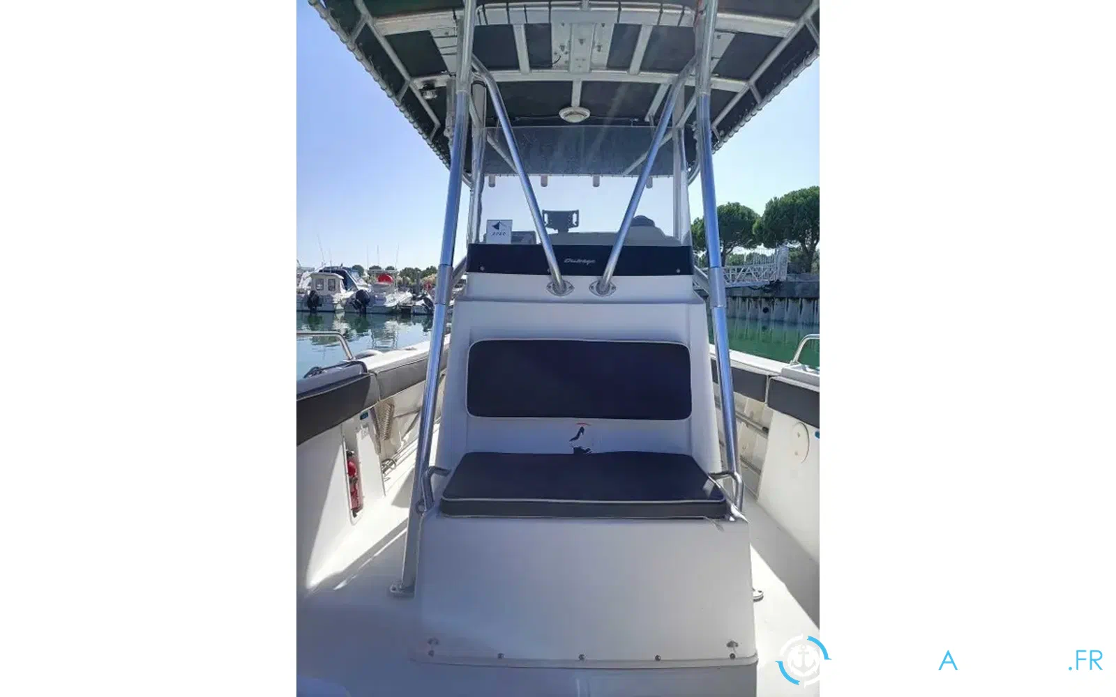 slider 20 Boston Whaler 26 Outrage