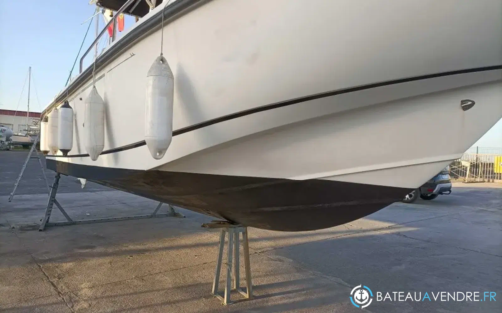slider 7 Boston Whaler 26 Outrage