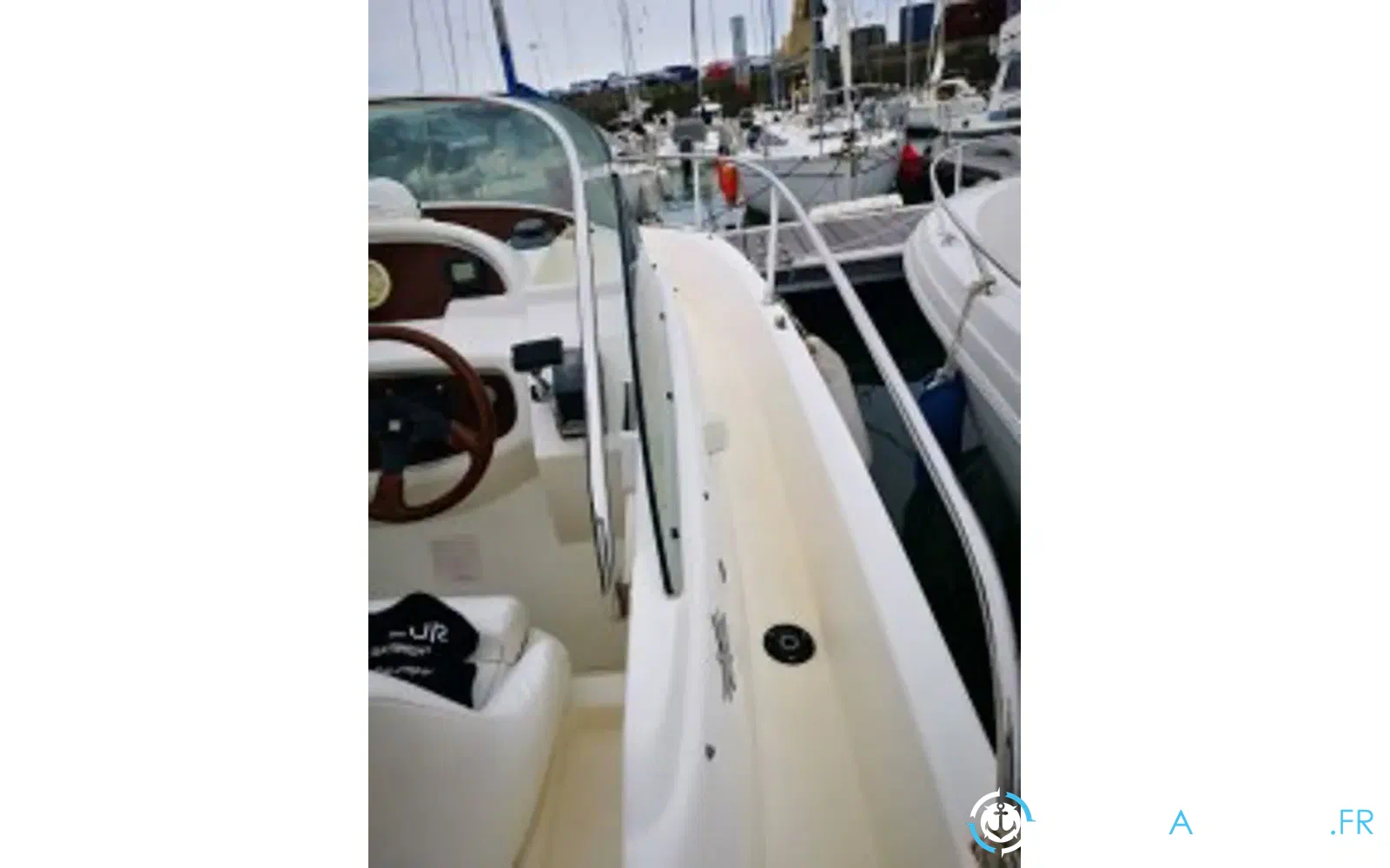 slider 11 Jeanneau Cap Camarat 755 WA
