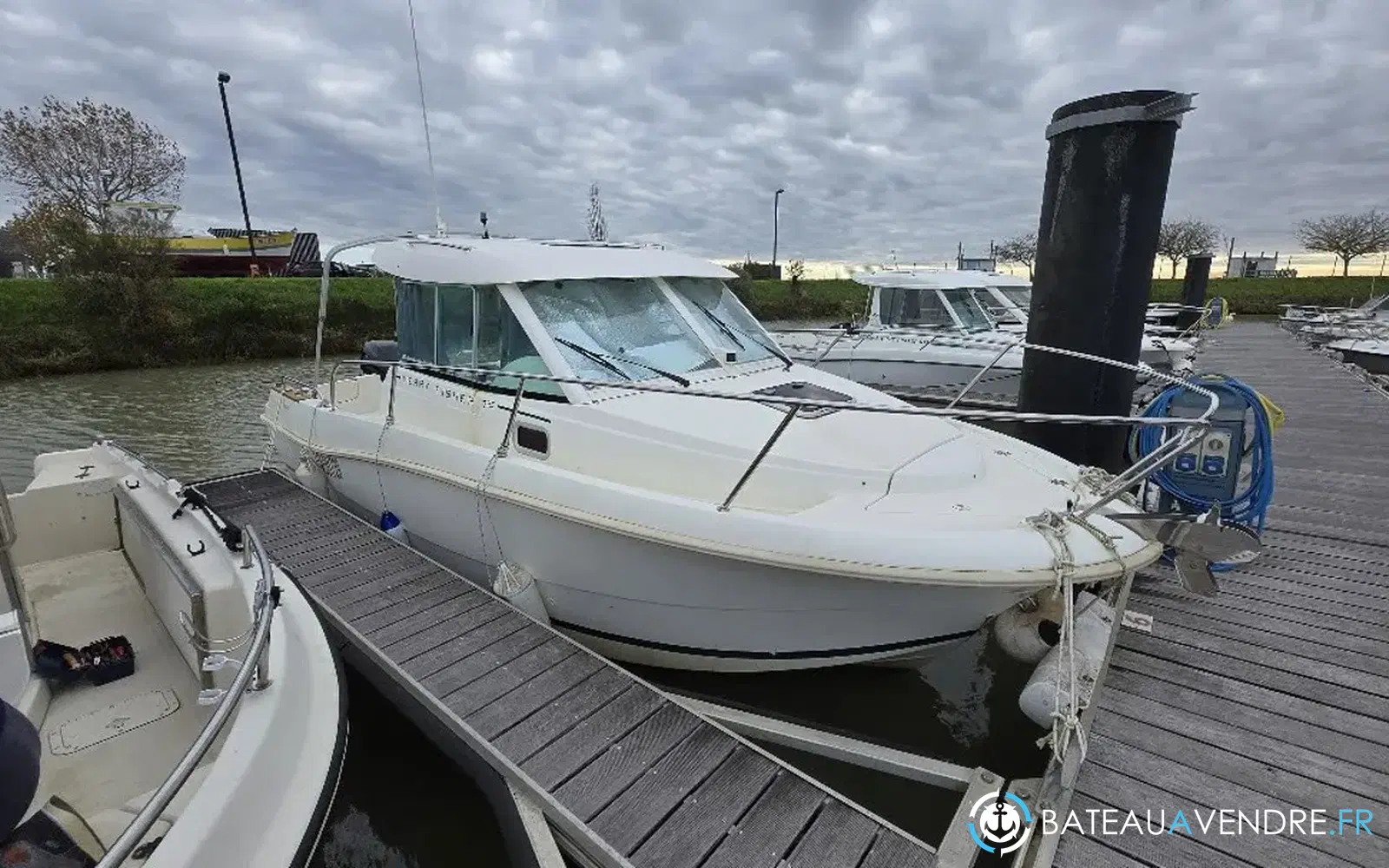slider 0 Jeanneau Merry Fisher 725