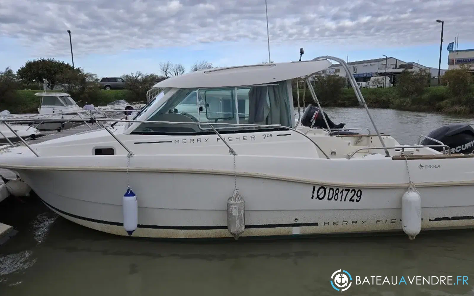 slider 2 Jeanneau Merry Fisher 725