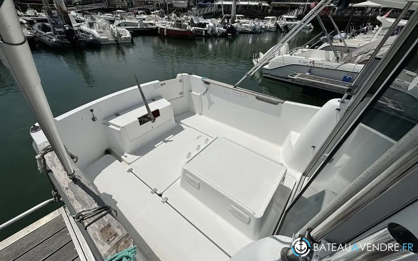 slider 4 Jeanneau Merry Fisher 635