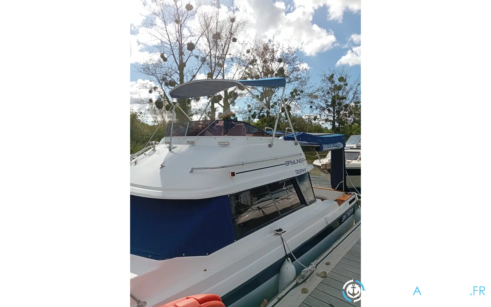 slider 9 Bayliner Trophy