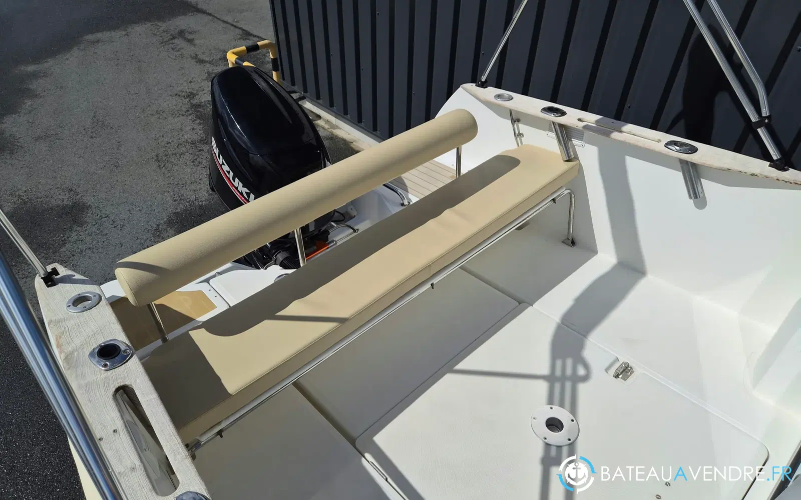 slider 18 Beneteau Antares 650 HB