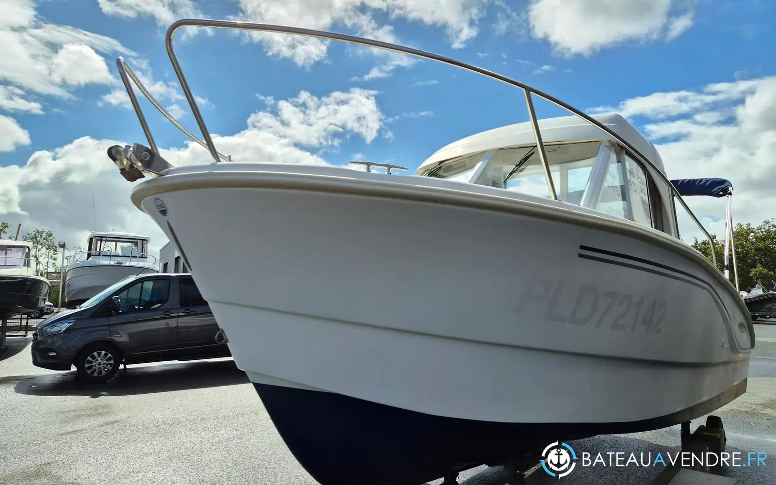 slider 3 Beneteau Antares 650 HB