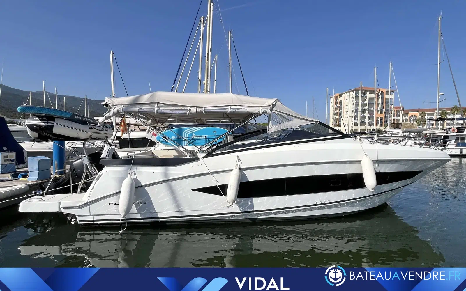 slider 0 Beneteau Flyer 10