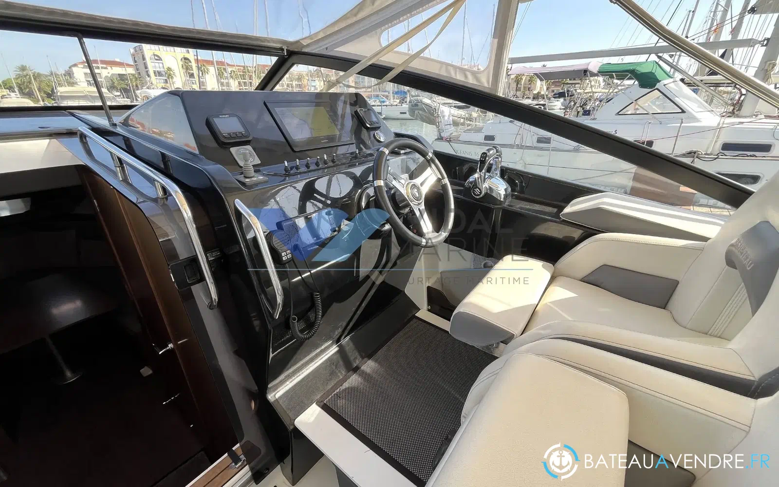 slider 11 Beneteau Flyer 10