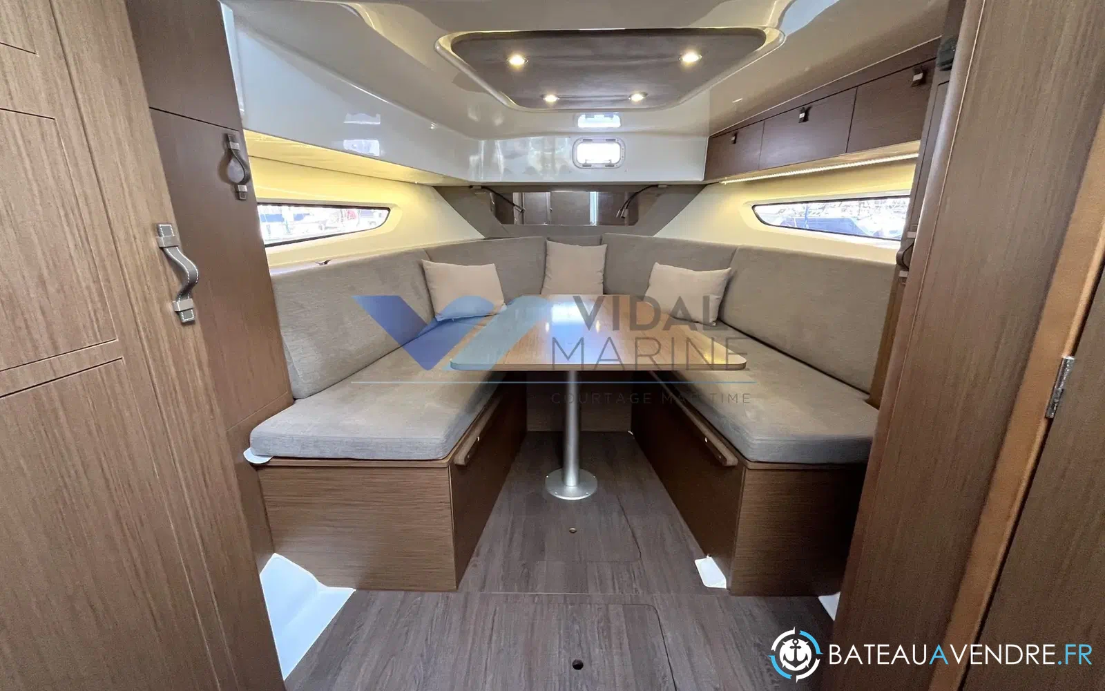 slider 1 Beneteau Flyer 10