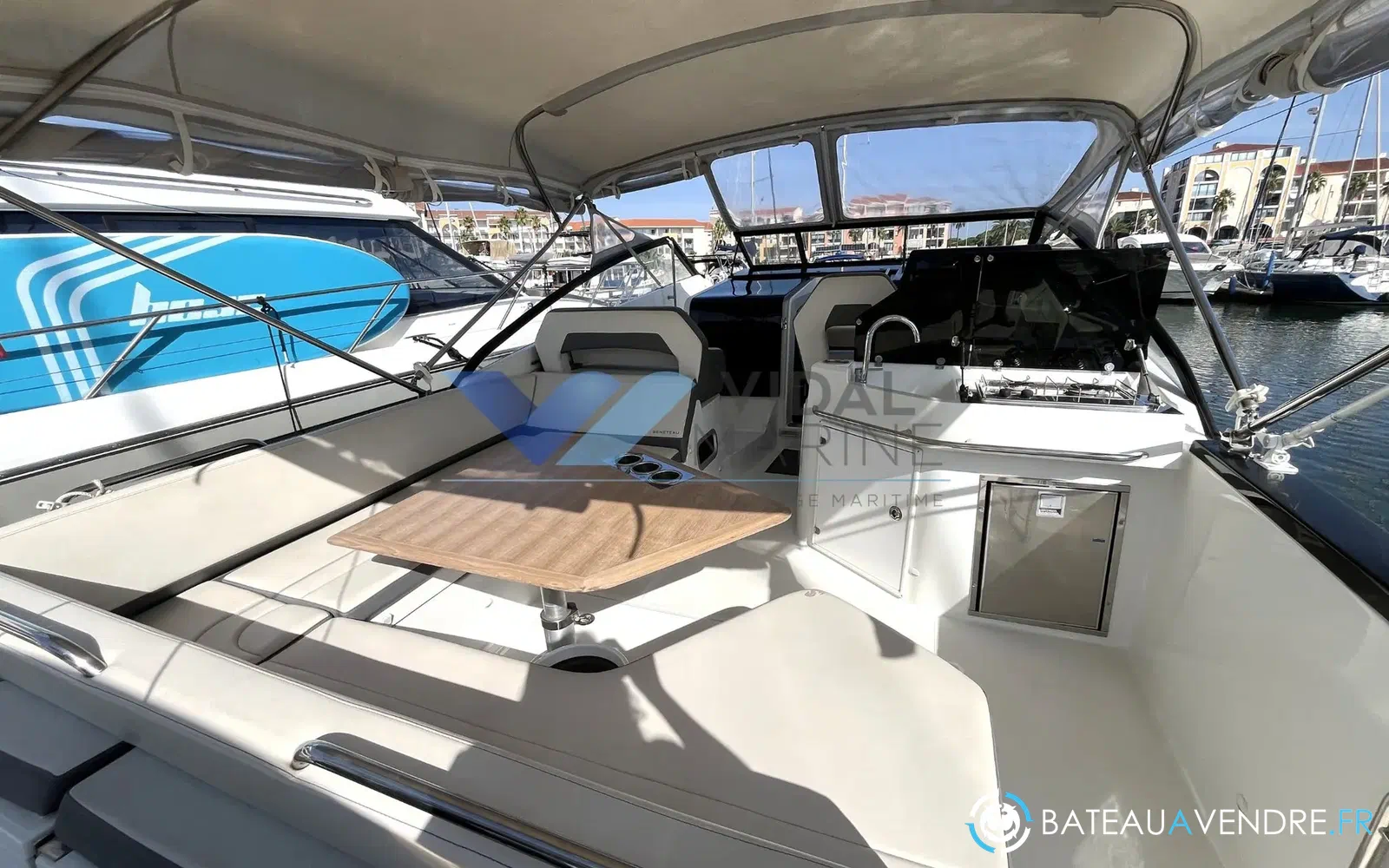 slider 2 Beneteau Flyer 10