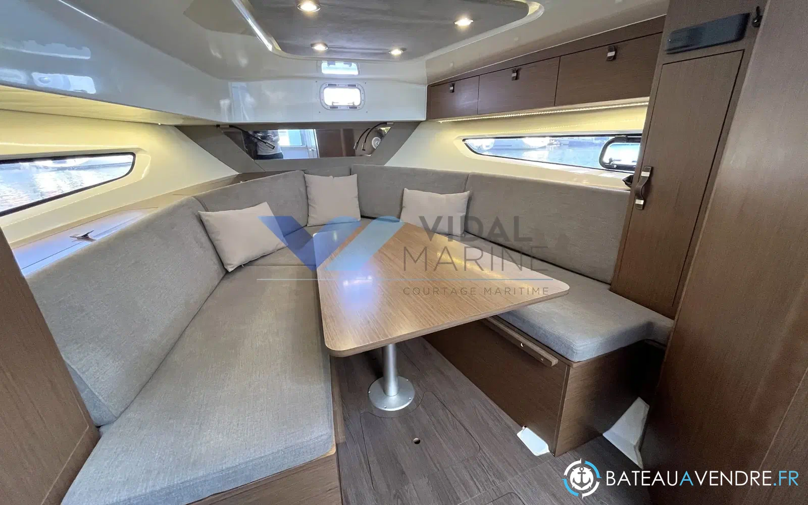 slider 3 Beneteau Flyer 10