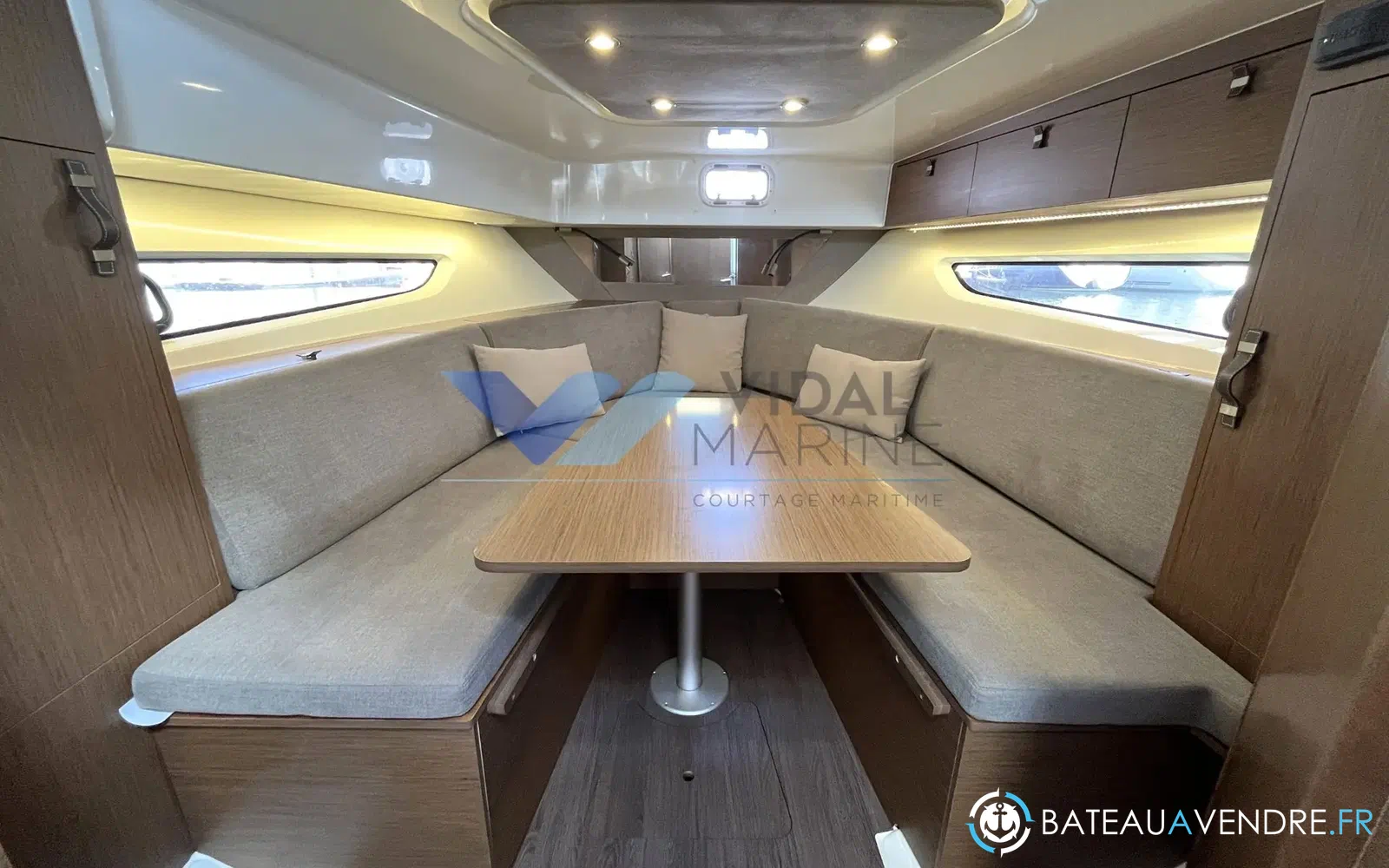 slider 4 Beneteau Flyer 10