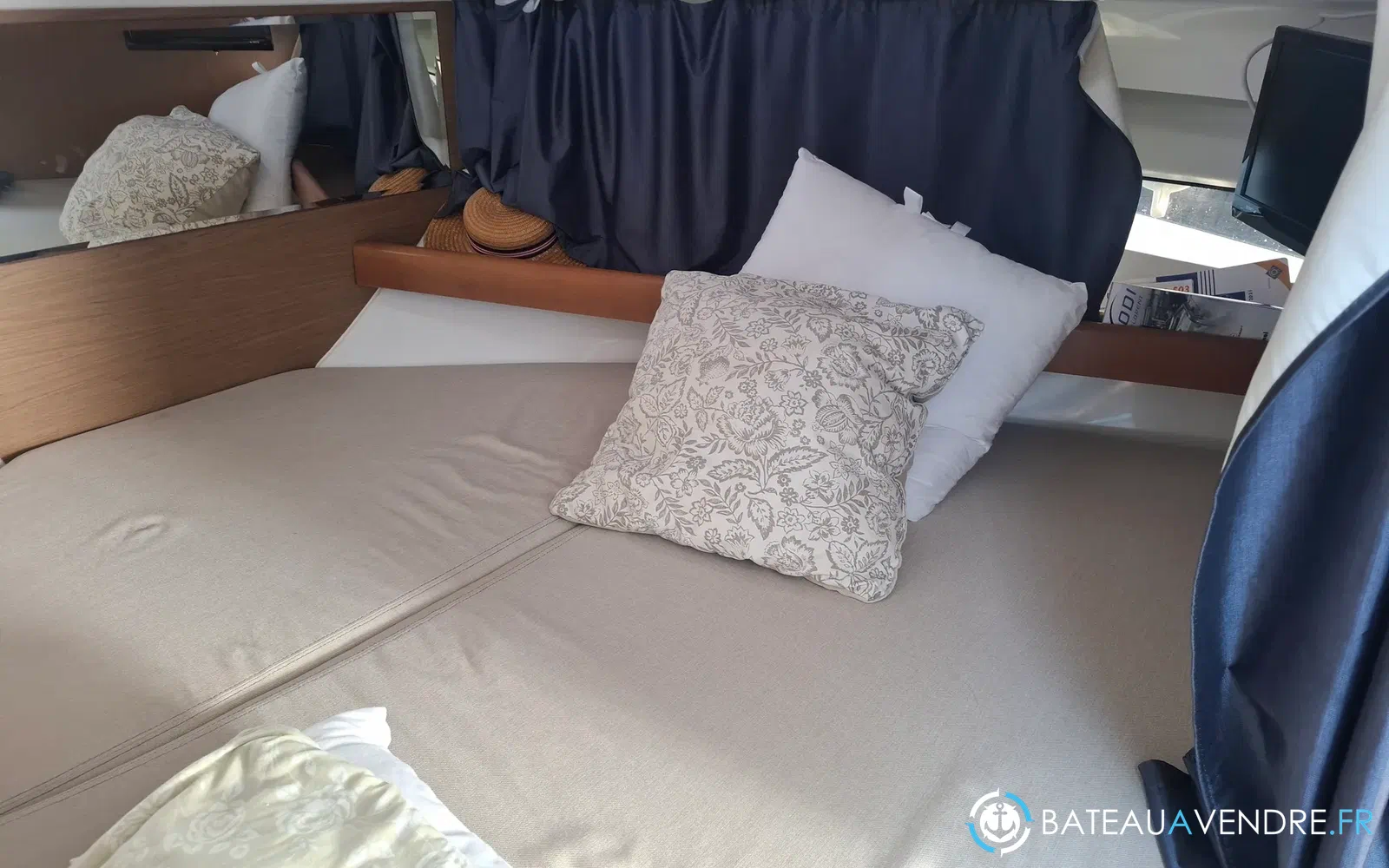 slider 14 Beneteau Antares 8.80