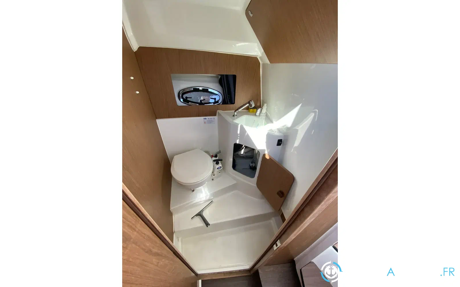 slider 33 Beneteau Antares 8.80
