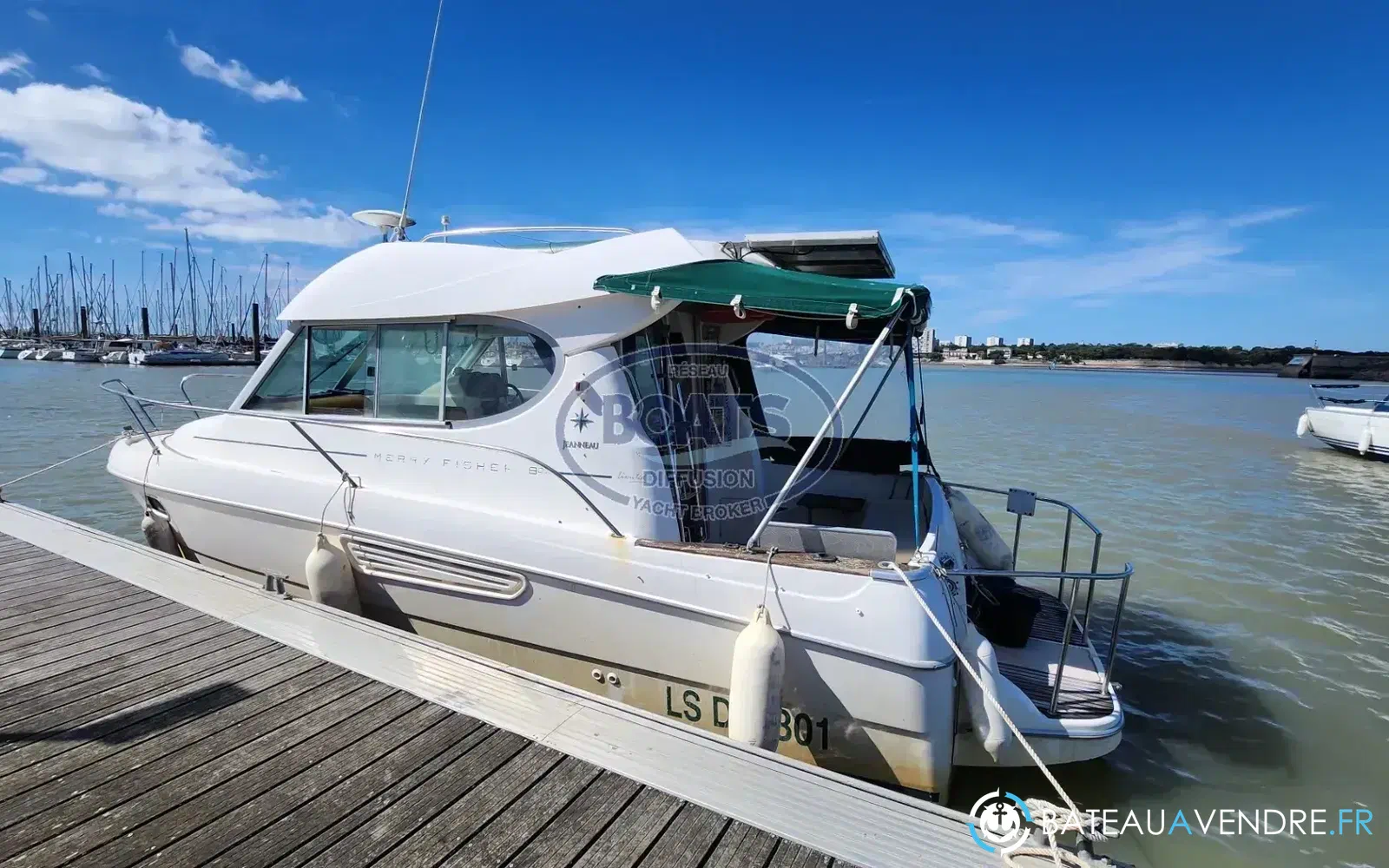 slider 1 Jeanneau Merry Fisher 805