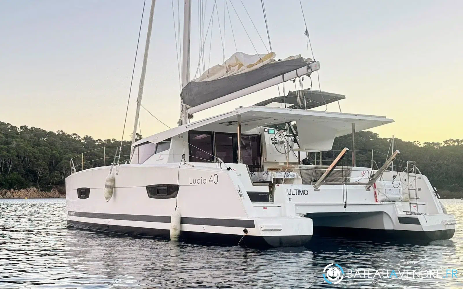 slider 0 Fountaine Pajot Lucia 40