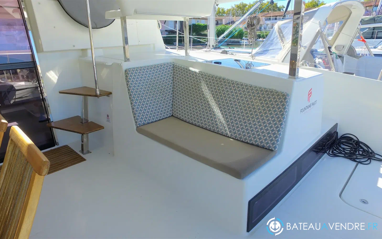 slider 10 Fountaine Pajot Lucia 40