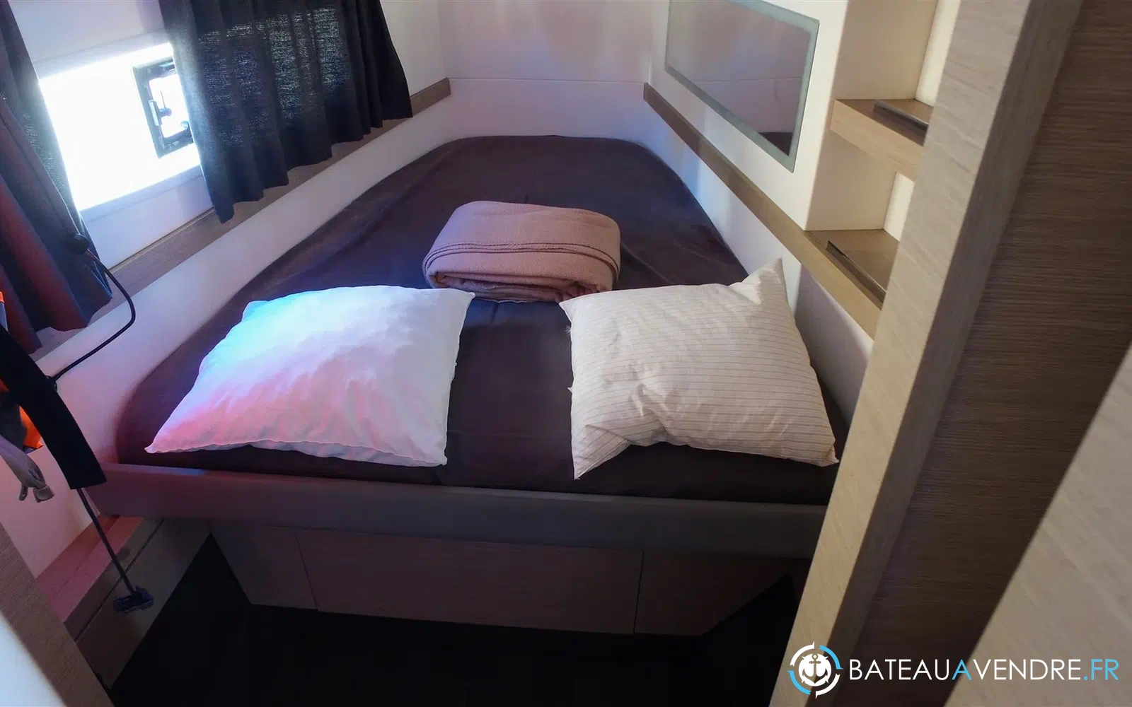 slider 21 Fountaine Pajot Lucia 40