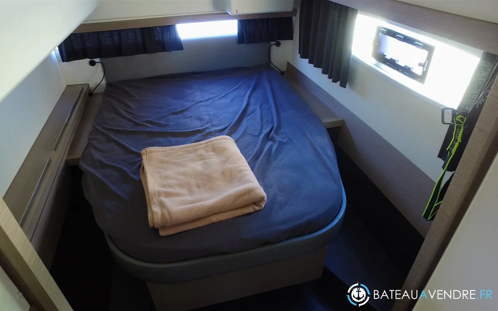 slider 22 Fountaine Pajot Lucia 40