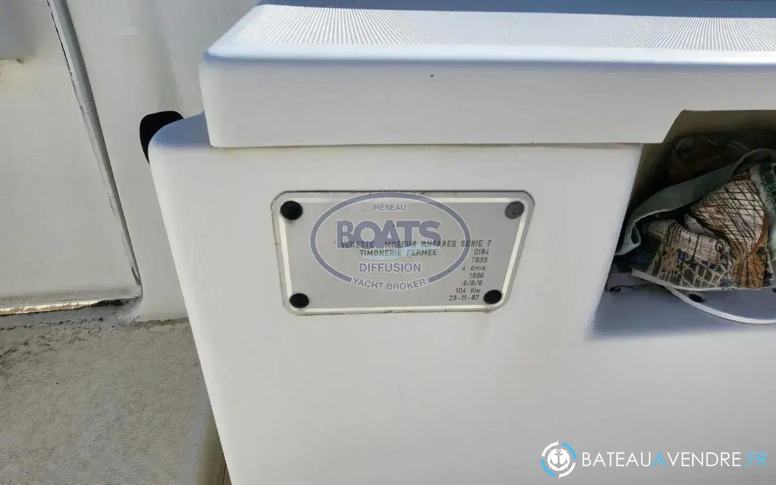 slider 12 Beneteau Antares 7