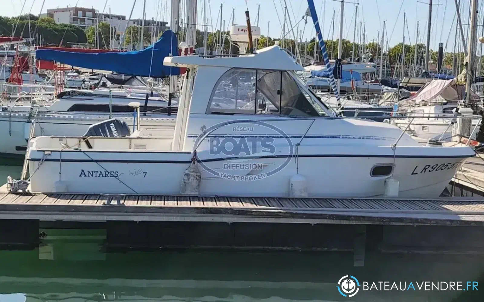 slider 1 Beneteau Antares 7