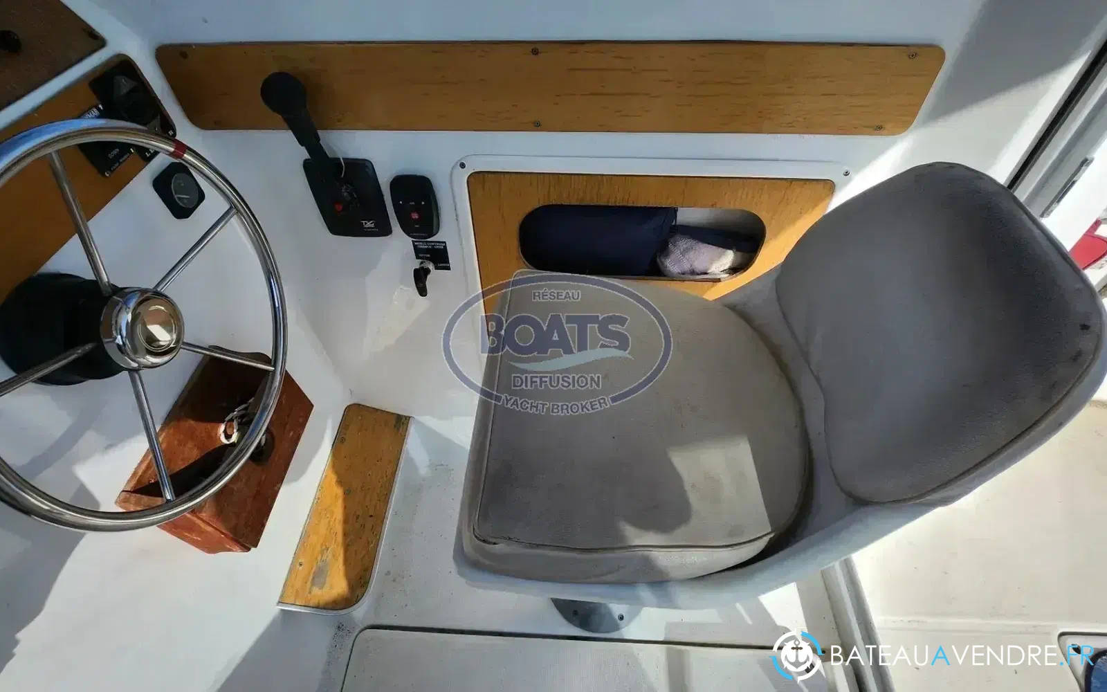 slider 6 Beneteau Antares 7