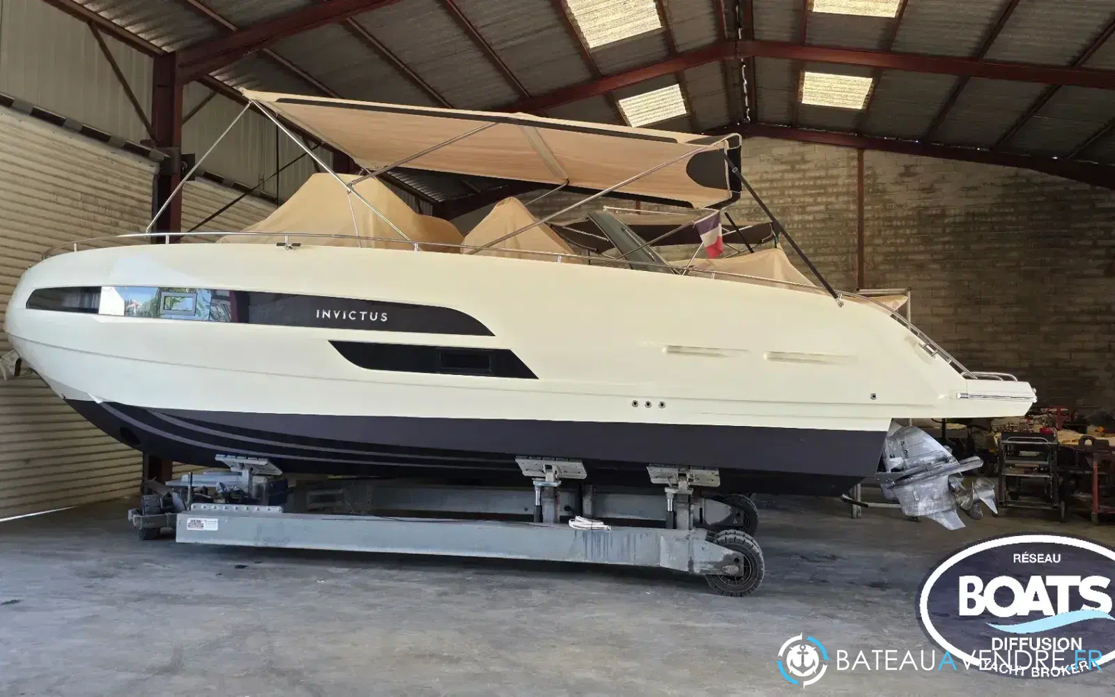 slider 0 Invictus 320 GT
