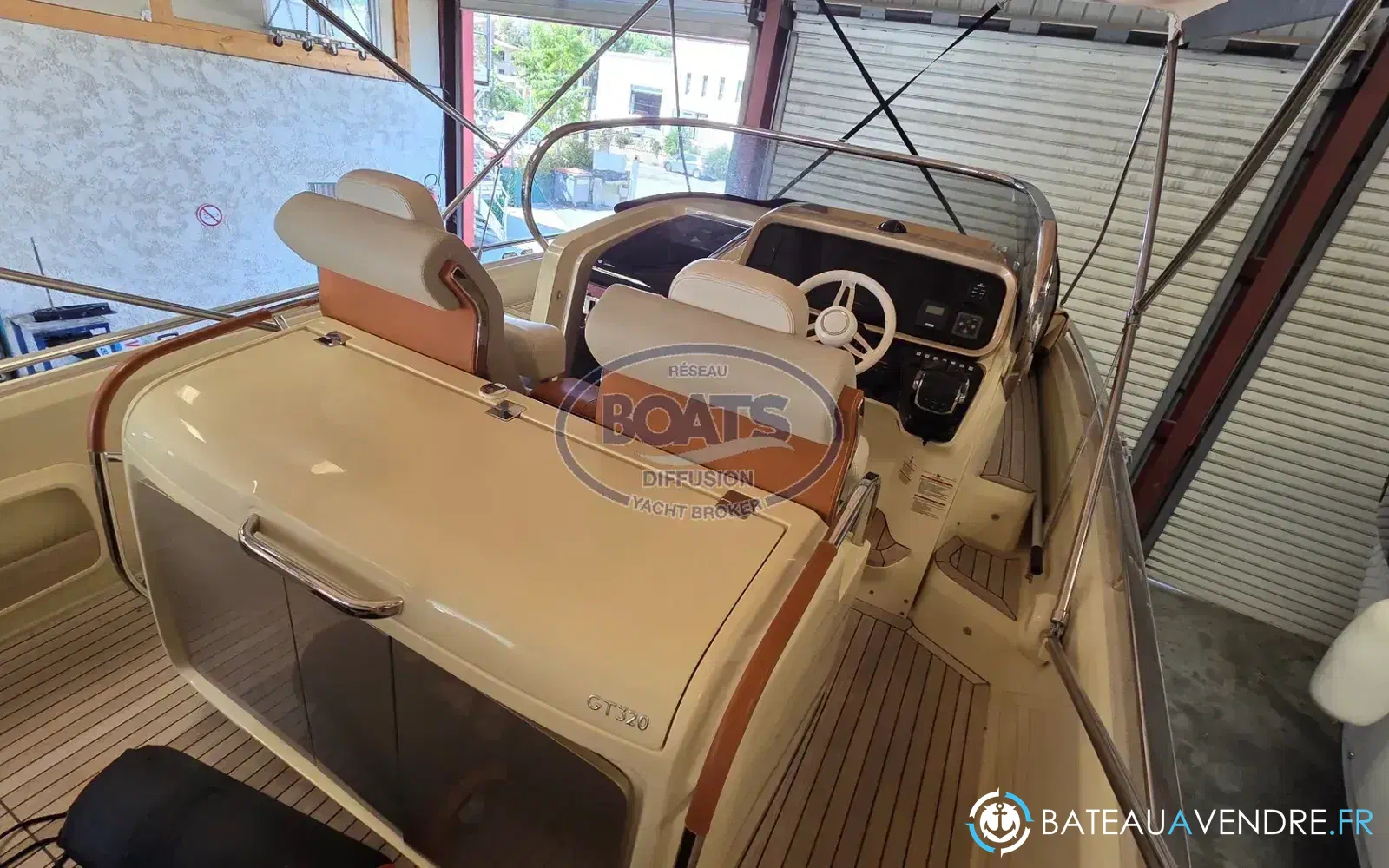 slider 9 Invictus 320 GT