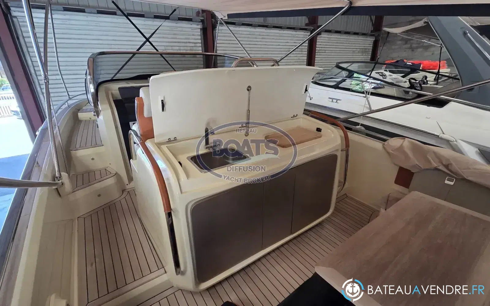 slider 10 Invictus 320 GT