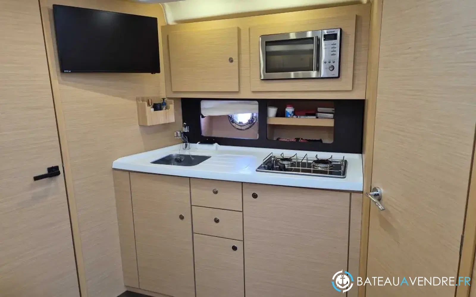 slider 10 Beneteau Monte Carlo 37