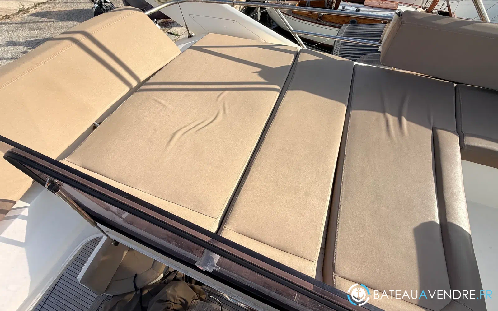 slider 9 Prestige Yachts 350 Fly