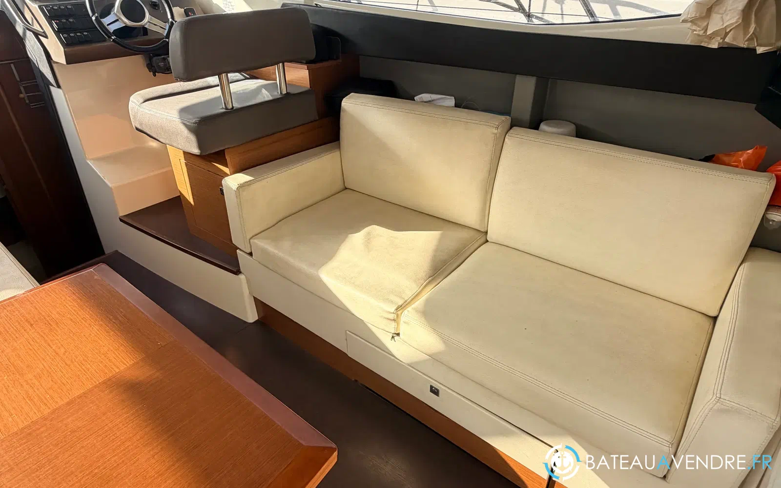 slider 14 Prestige Yachts 350 Fly