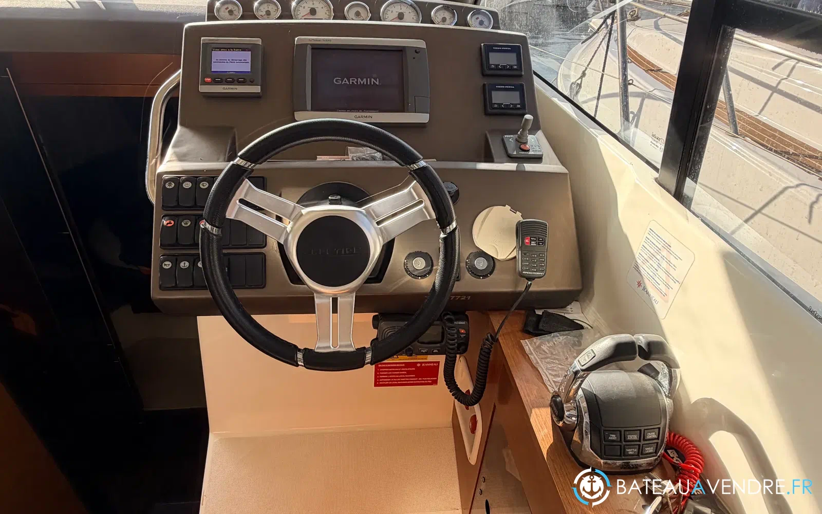 slider 16 Prestige Yachts 350 Fly