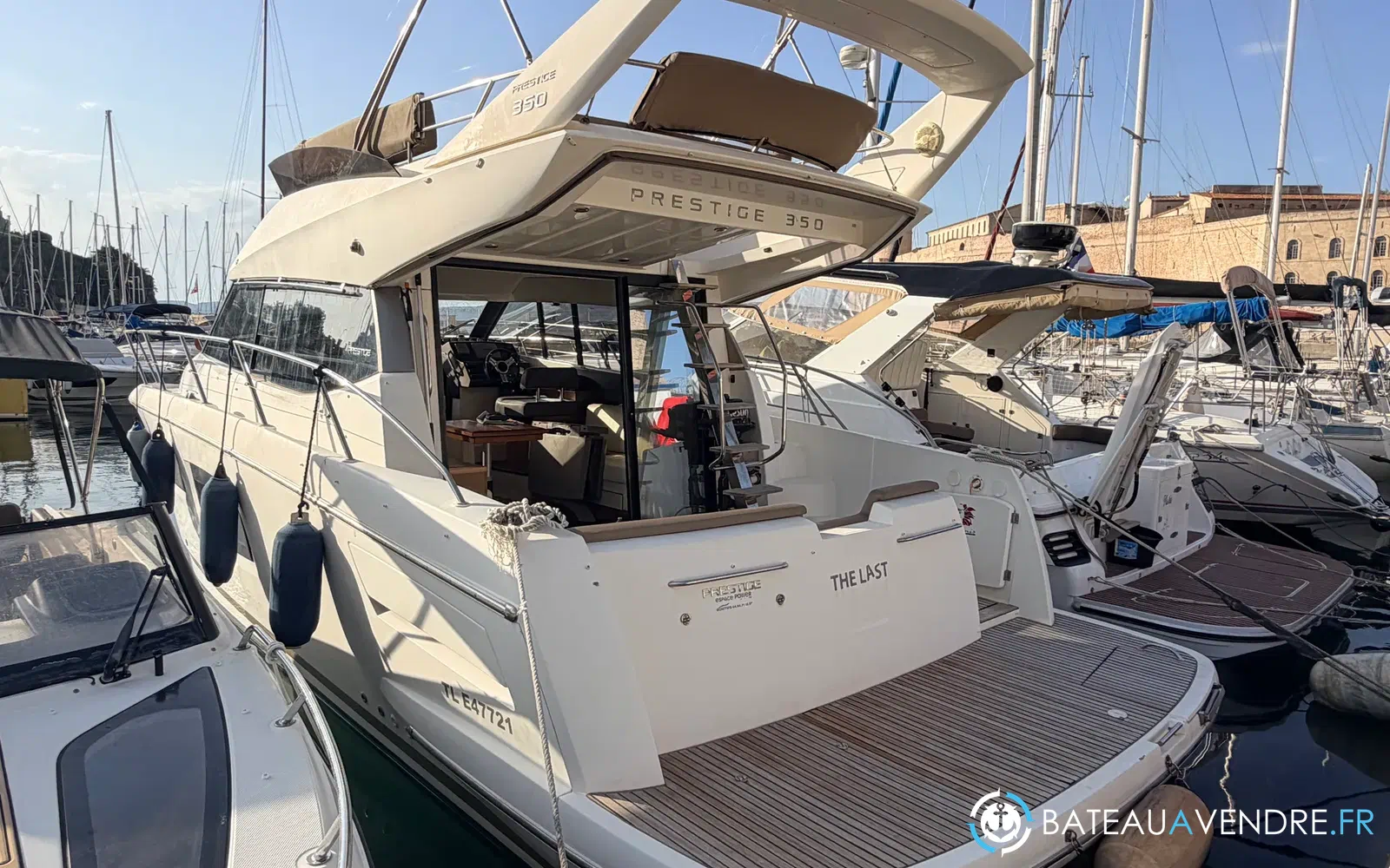 slider 0 Prestige Yachts 350 Fly