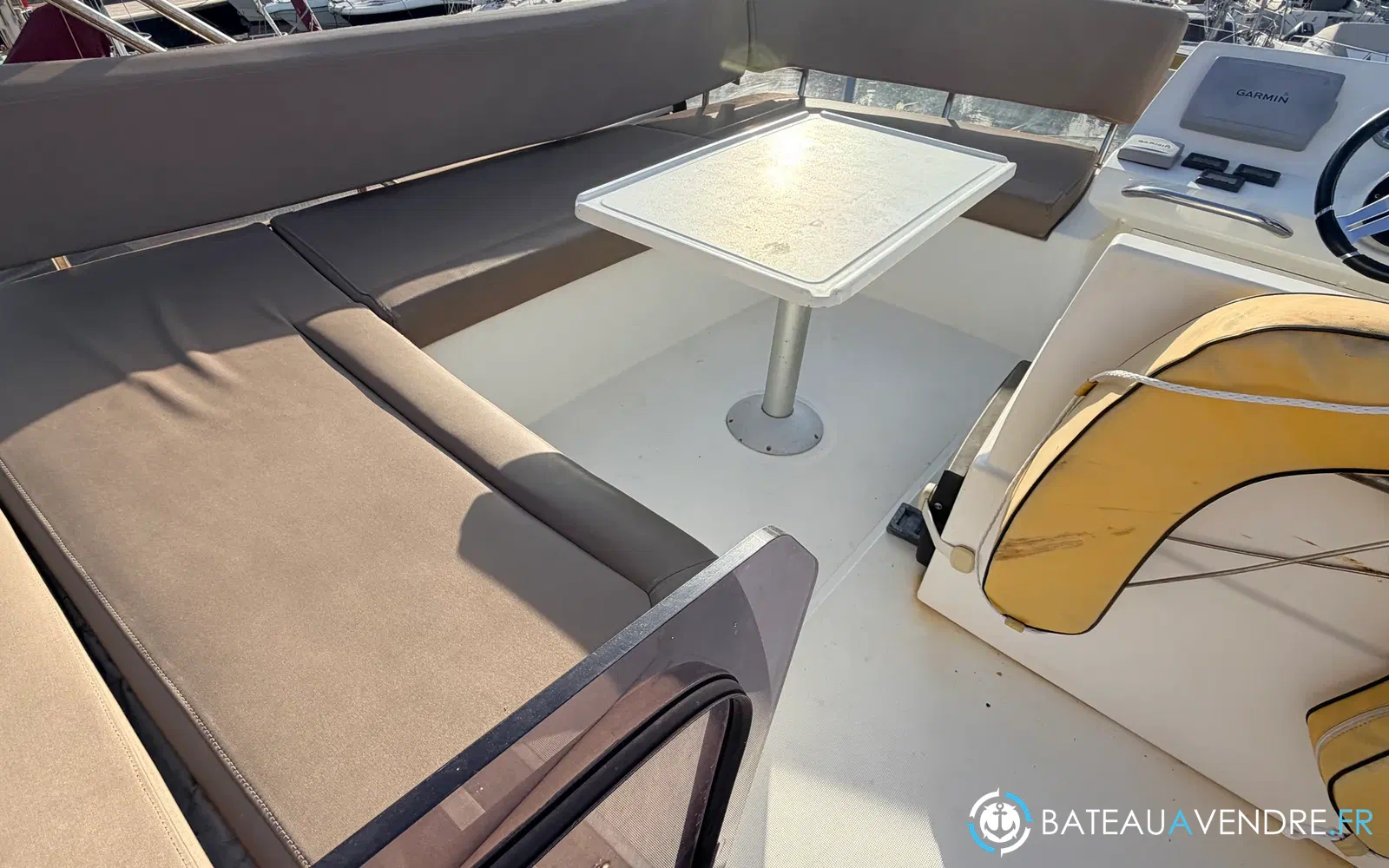slider 8 Prestige Yachts 350 Fly