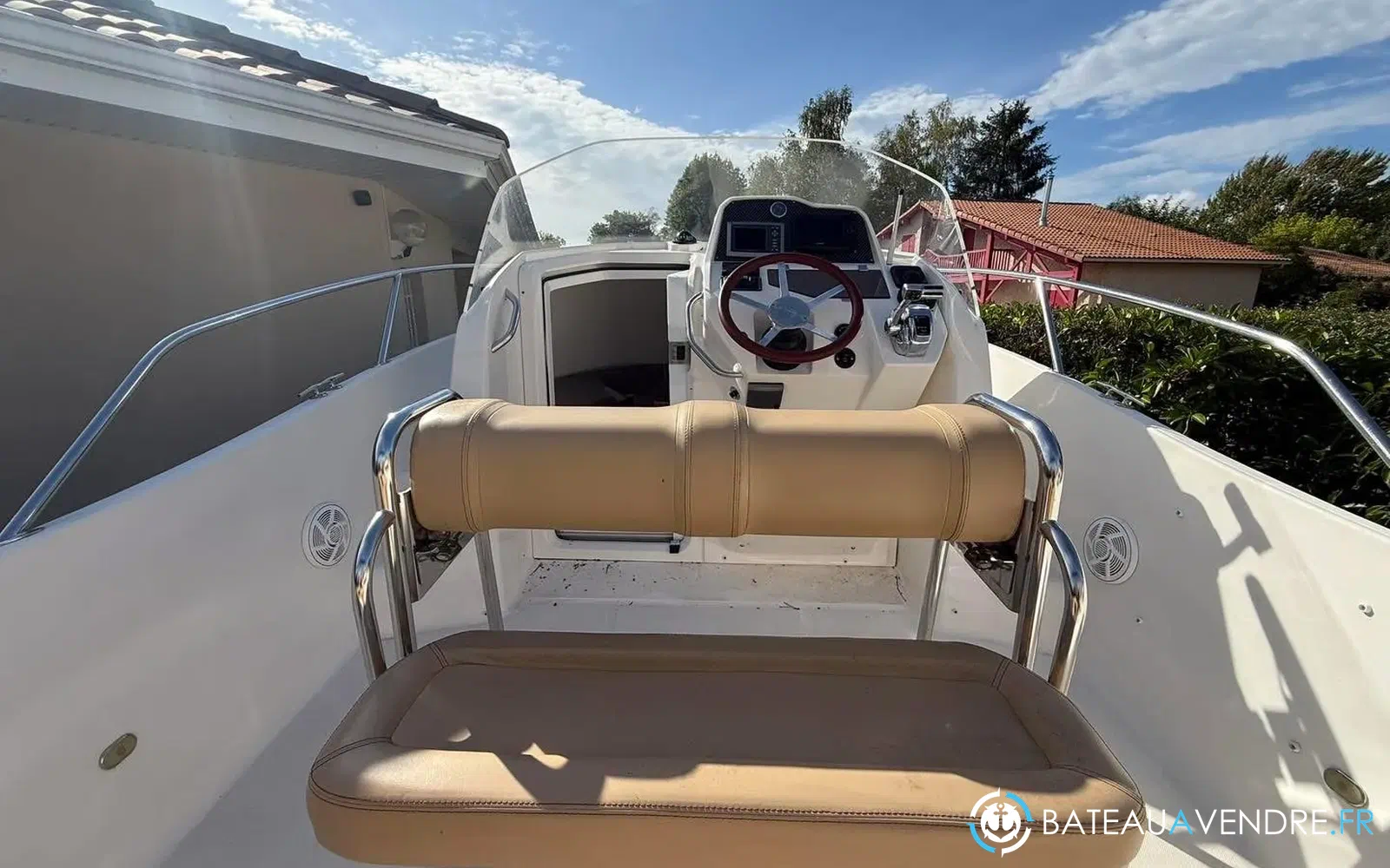 slider 12 Kelt White Shark 228