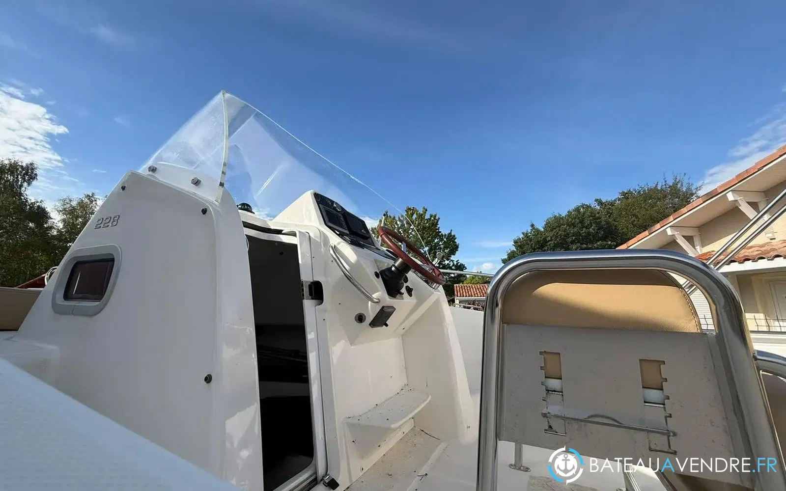 slider 19 Kelt White Shark 228